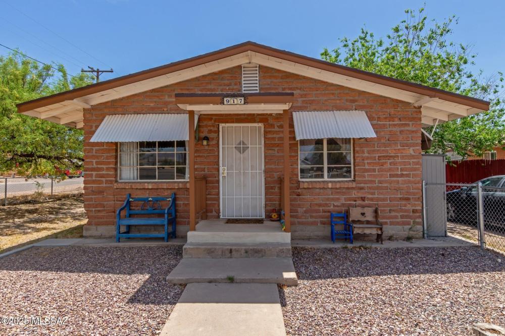 Currently Displayed Property Photo