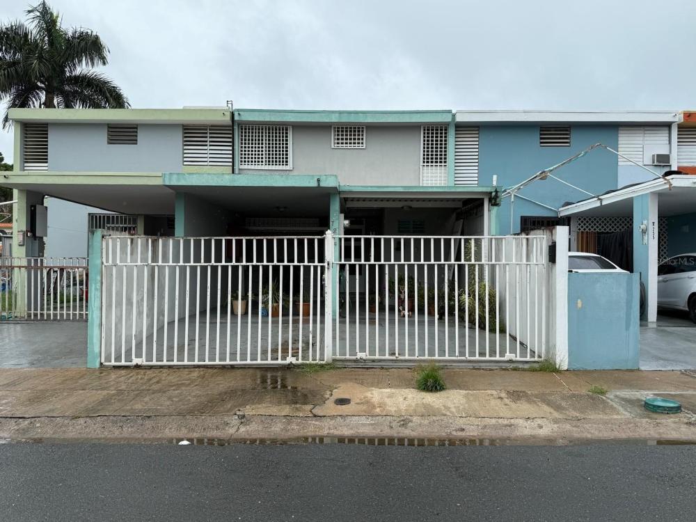 Currently Displayed Property Photo