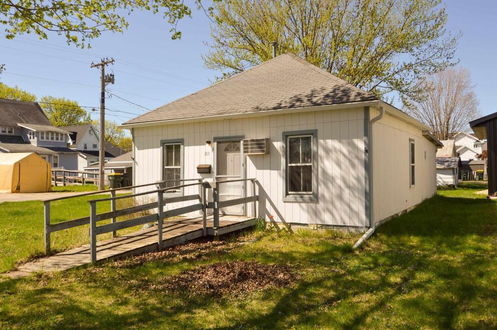 Currently Displayed Property Photo