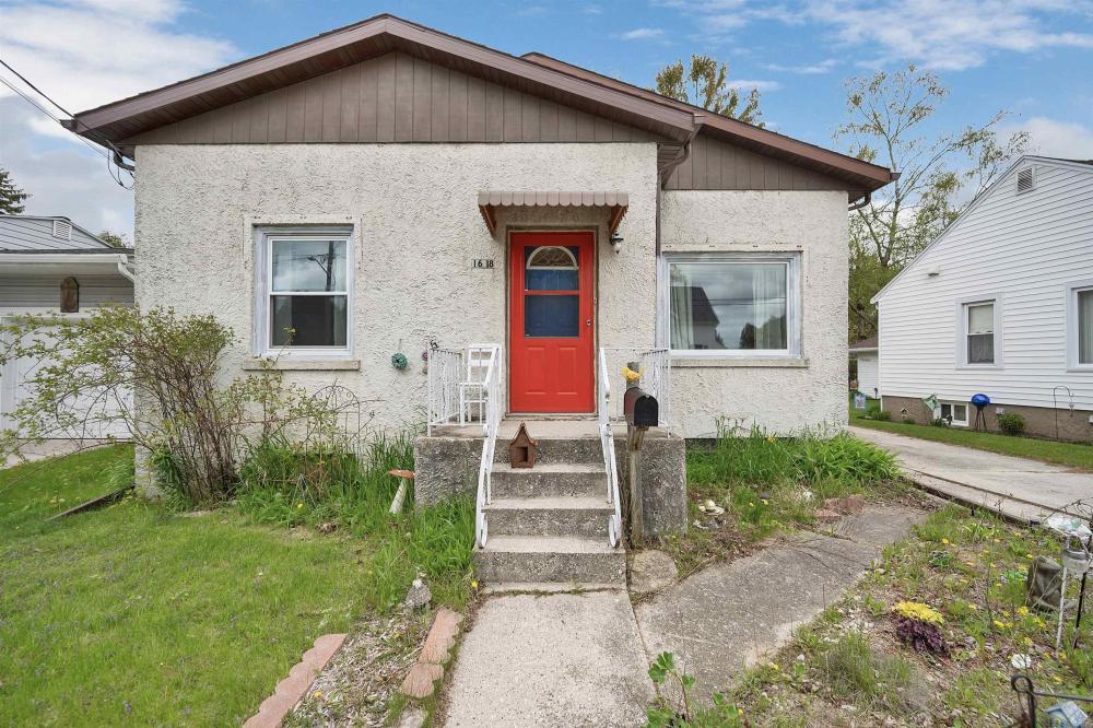 Currently Displayed Property Photo